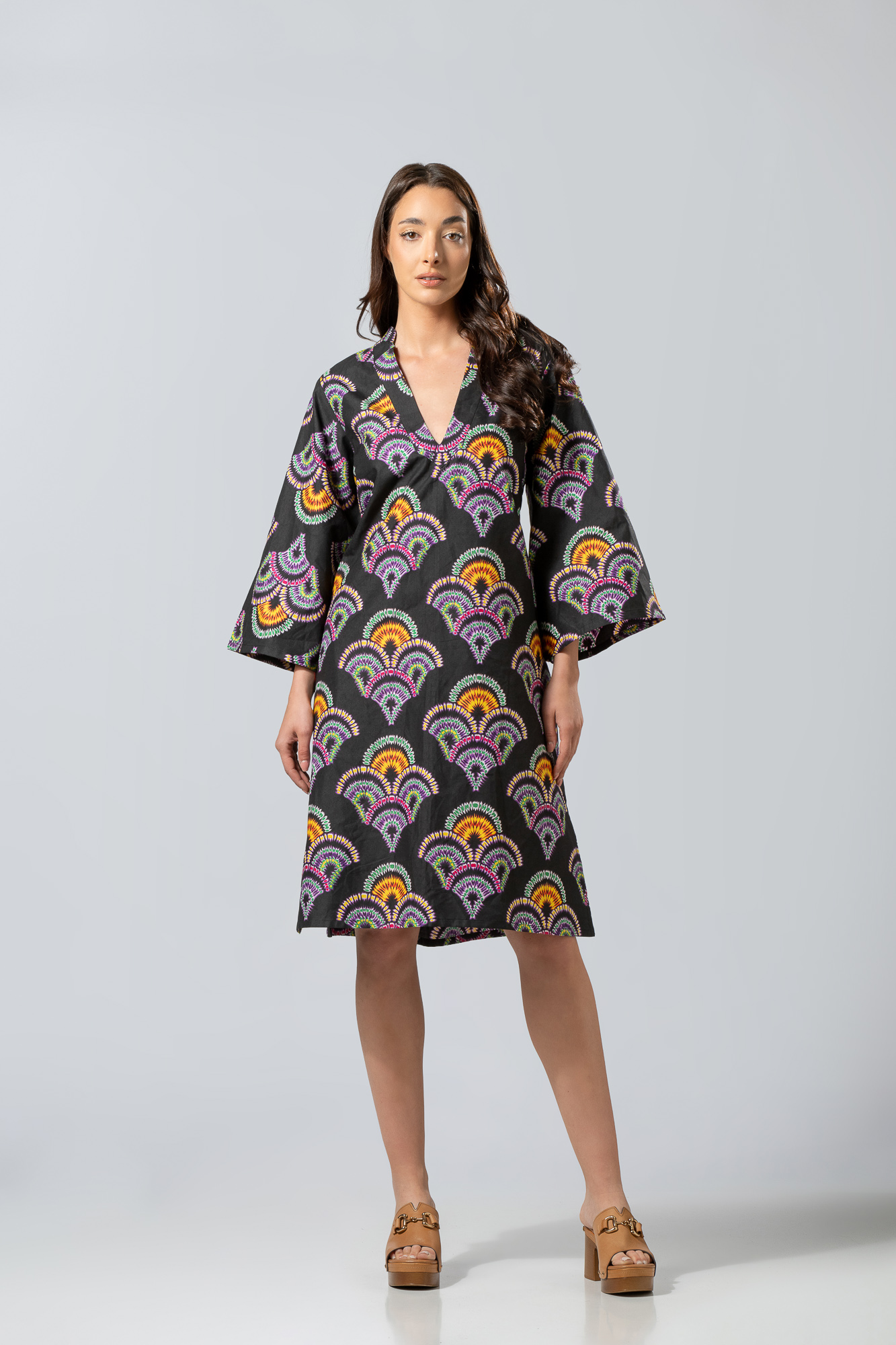 Oversized Kαφτανι Φόρεμα με Artistic Print Contemporary Chic Style - Image 3