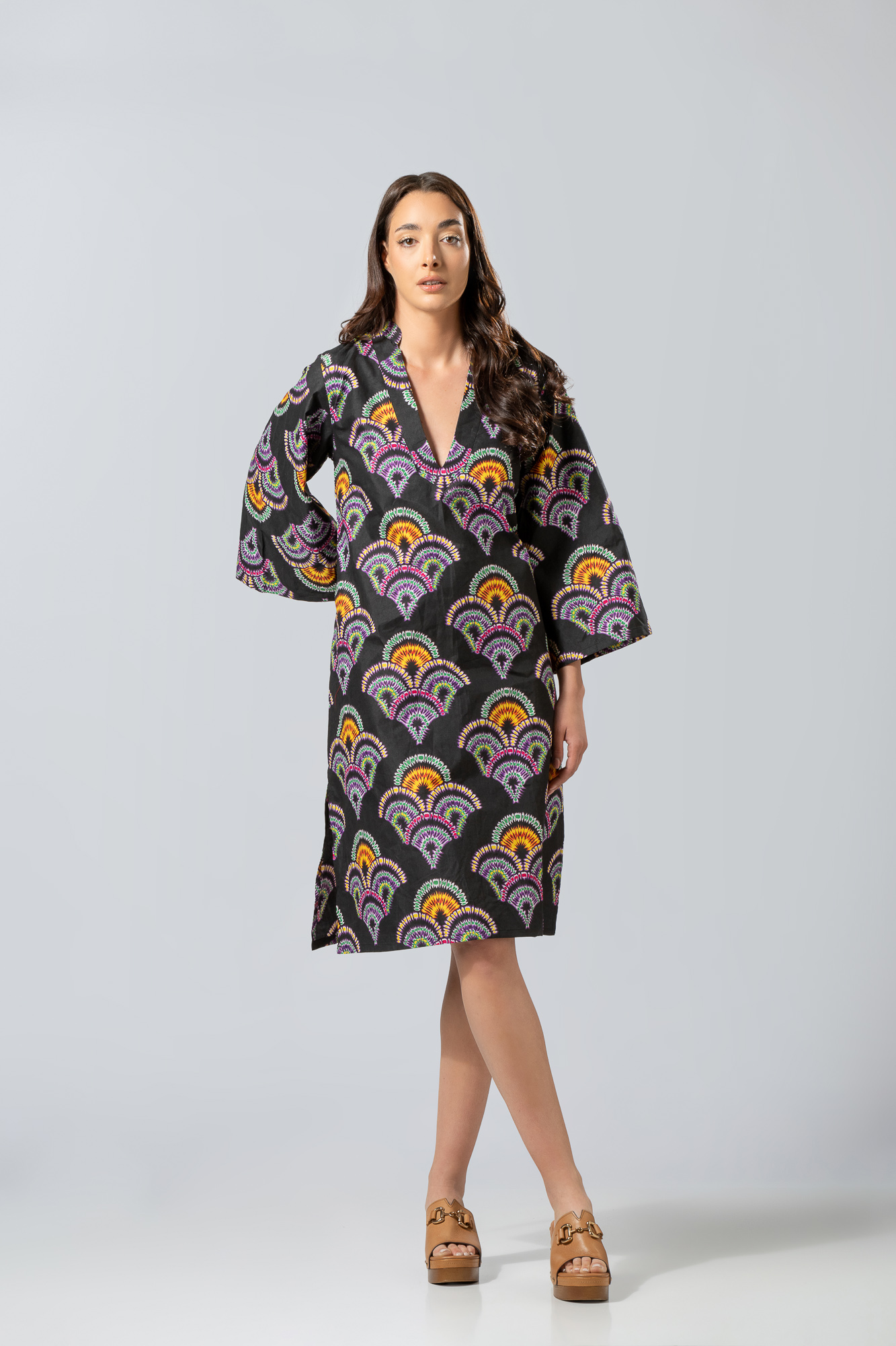 Oversized Kαφτανι Φόρεμα με Artistic Print Contemporary Chic Style - Image 2